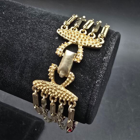 Coro Gold Tone Chain Bracelet with Red Rhinestones Layered Vintage Jewelry - Picture 6 of 11